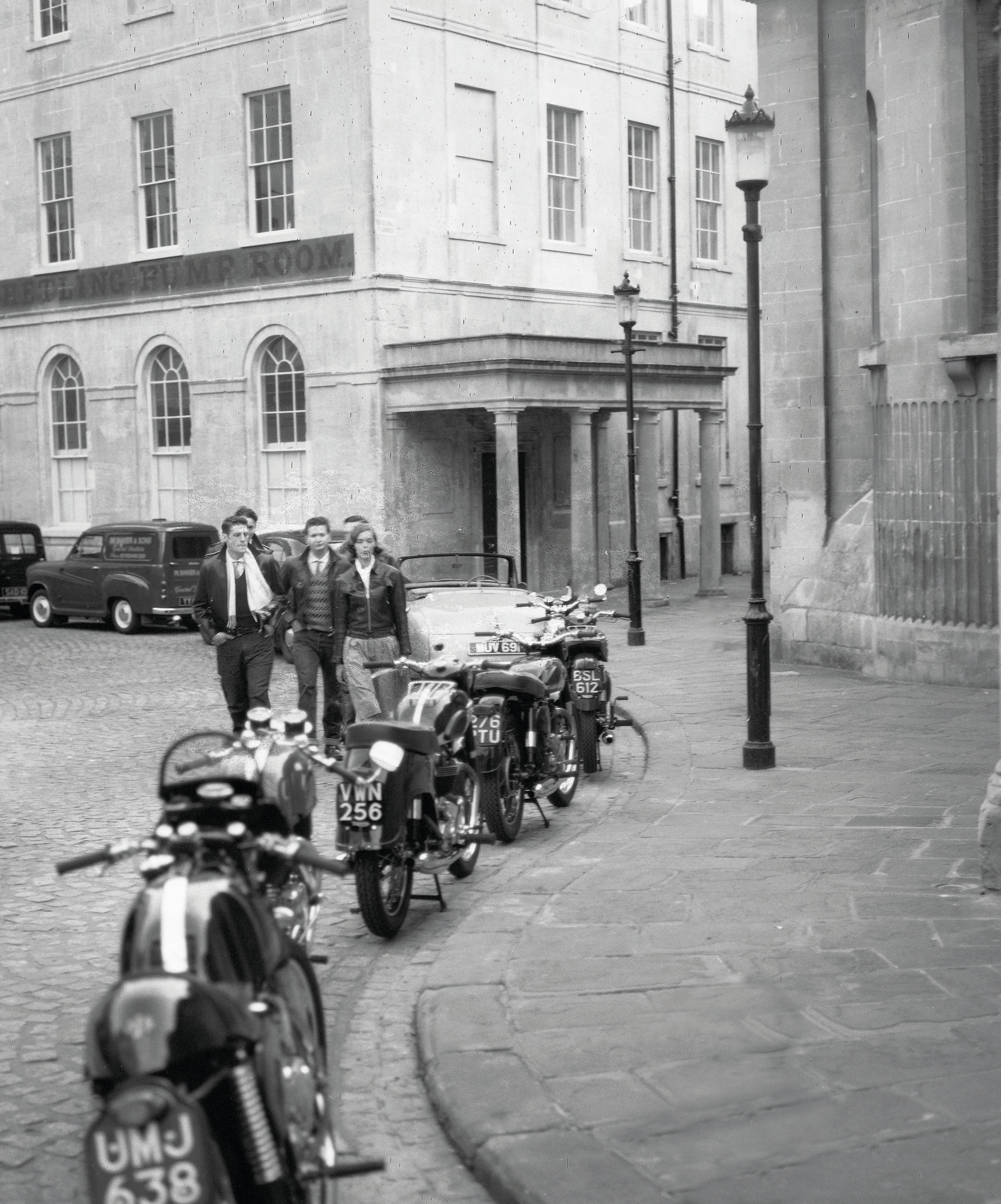 VINTAGE GLIMPSE/Nick Clements